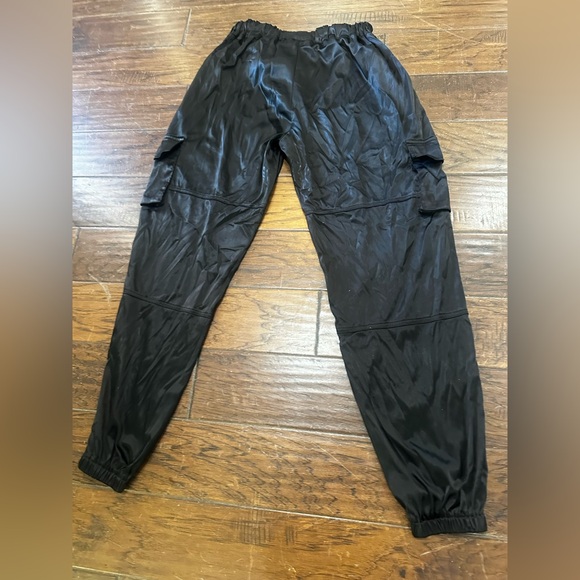 AKIRA Sleek Black Joggers - Picture 4 of 4